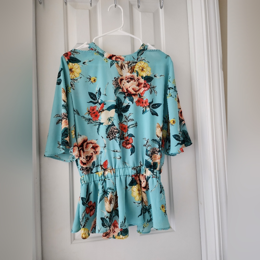 Flower open back blouse